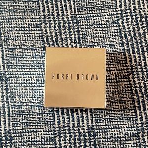 Bobbi Brown Brightening Finishing Powder